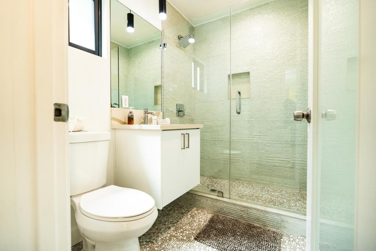 One Bedroom Modern Near Famous Venice Beach