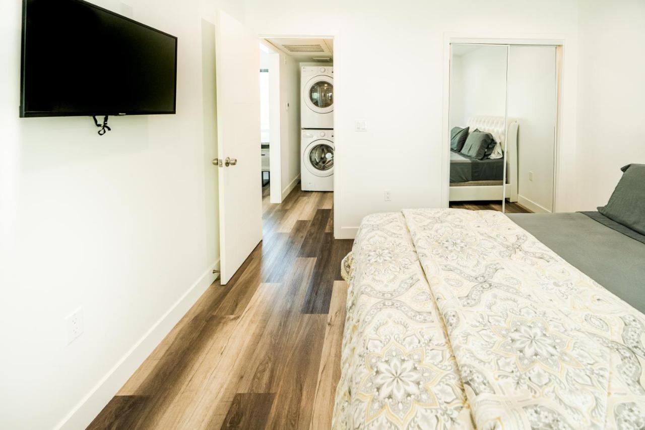 One Bedroom Modern Near Famous Venice Beach